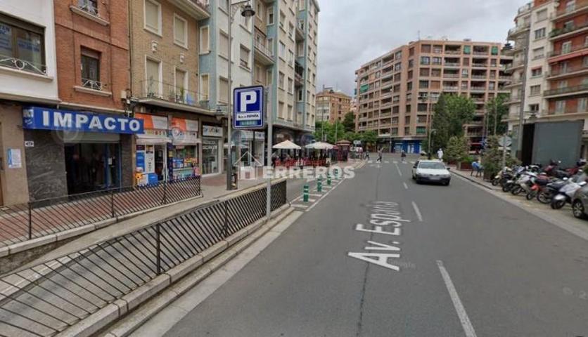 Local comercial en alquiler en Logroño, Vara De Rey photo 0