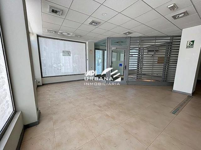 Local comercial en alquiler en Lucena, Avenida del Parque, 14900 photo 0