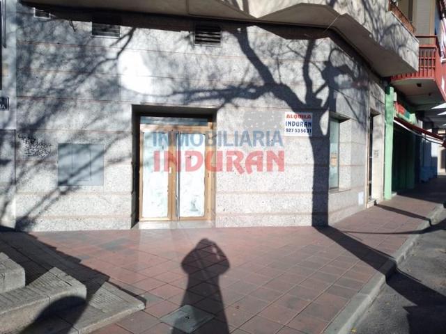 Local comercial en alquiler en Navalmoral de la Mata photo 0