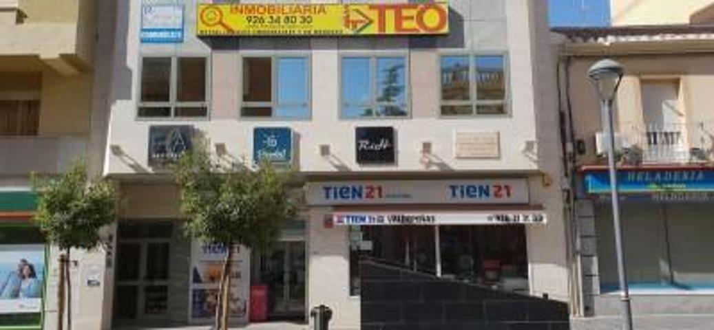 Local comercial en alquiler en Valdepeñas, Valdepeñas photo 0