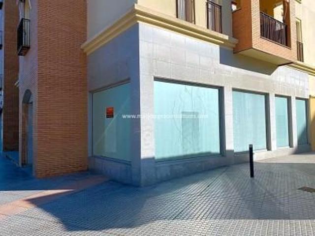 Local comercial en alquiler en Lucena, Avenida del Parque, 14900 photo 0
