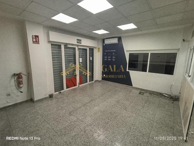 Local comercial en alquiler en Cáceres photo 0