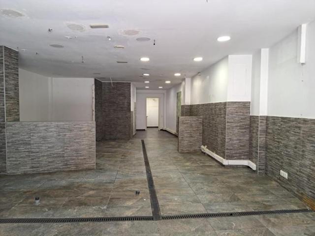 Local comercial en alquiler en Martorell, La vila photo 0