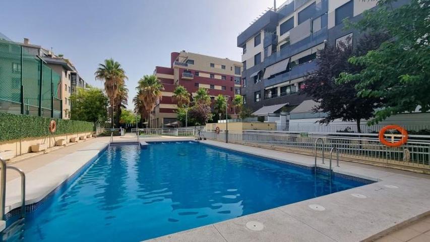 Piso en alquiler en Granada, Parque Lagos photo 0
