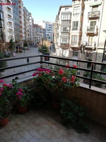 Piso en alquiler en Logroño, Casco Antiguo photo 0