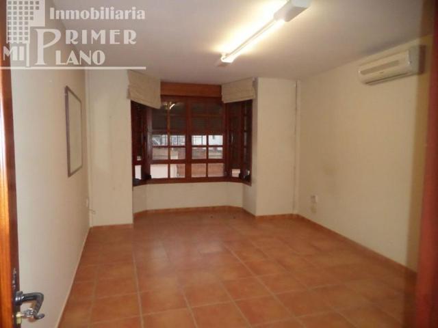 Local comercial en alquiler en Tomelloso, Calle Don Victor Peñasco photo 0