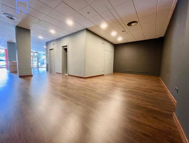 Local comercial en alquiler en Tudela, Centro photo 0