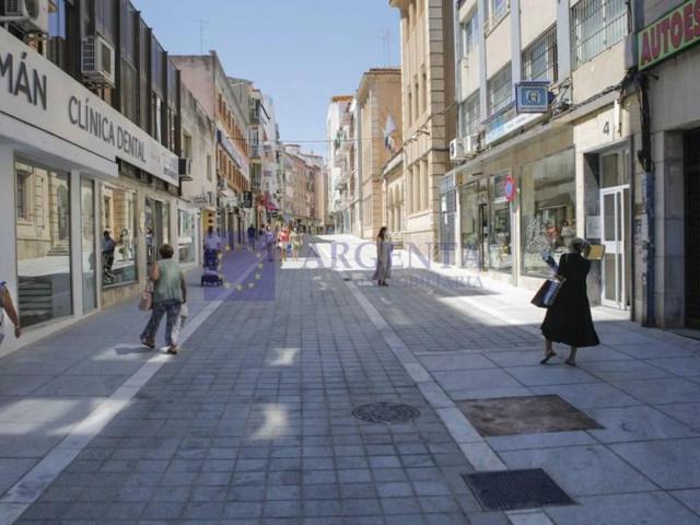 Local comercial en alquiler en Cáceres photo 0