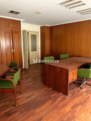 Oficina en alquiler en Logroño, Vara De Rey photo 0