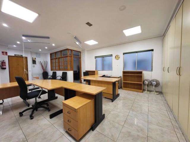 Local comercial en alquiler en Las Palmas de Gran Canaria, Puerto photo 0