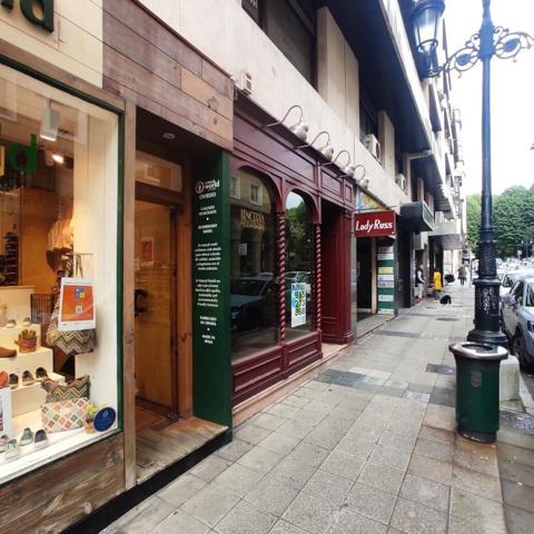 Local comercial en alquiler en Oviedo, Parque San Francisco-Uría photo 0