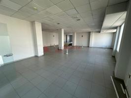 Oficina en alquiler en Lepe photo 0