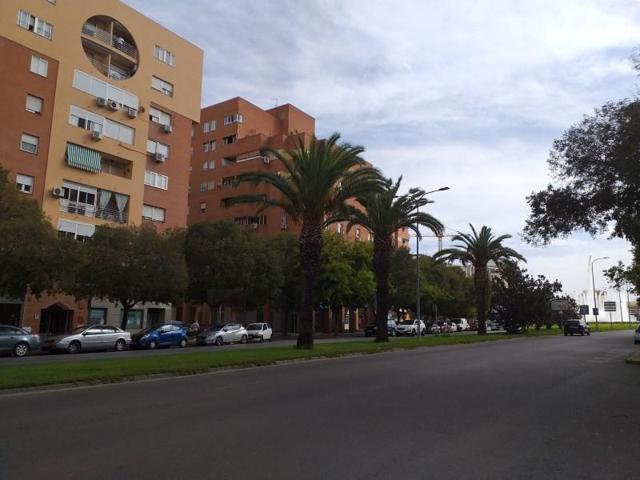 Oficina en alquiler en Badajoz, Valdepasillas photo 0