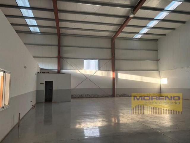 Nave industrial en alquiler en Sarria photo 0