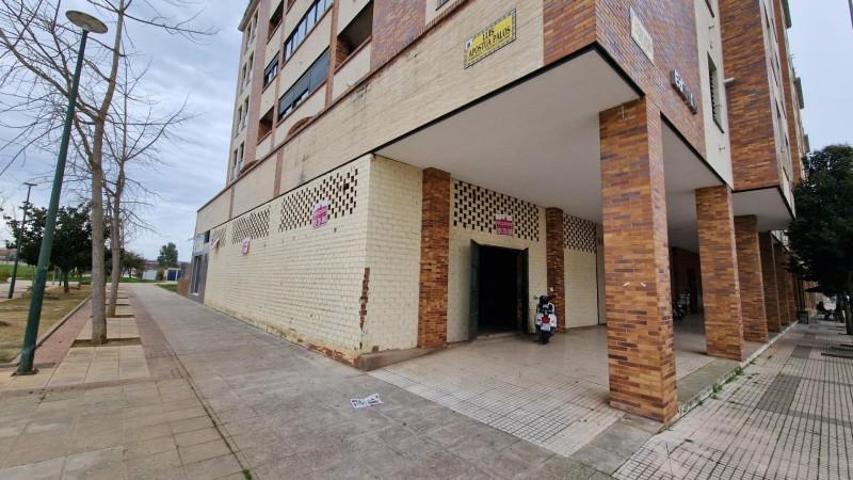 Local comercial en alquiler en Badajoz, Ronda Norte photo 0