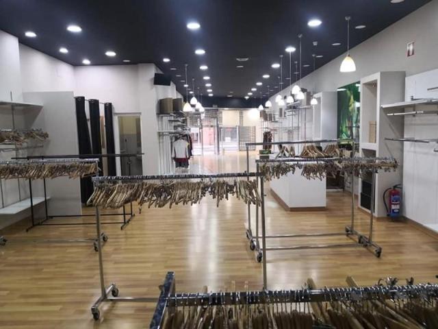 Local comercial en alquiler en Carballo, CENTRO photo 0