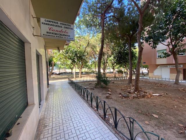 Local comercial en alquiler en Málaga, La Roca photo 0