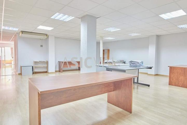 Local comercial en alquiler en Valencia, Gran Vía photo 0