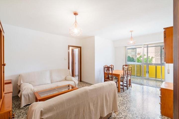 Piso en alquiler en Almería, Almeria photo 0