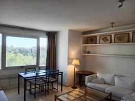 Piso en alquiler en Sevilla, San Bernardo-Buhaira-Huerta del Rey photo 0