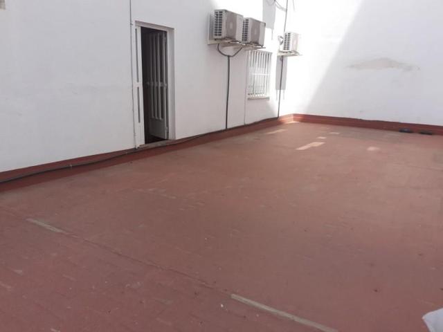 Local comercial en alquiler en Badajoz, María Auxiliadora photo 0