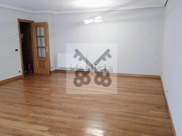 Apartamento en alquiler en Vigo, Praza Independencia photo 0
