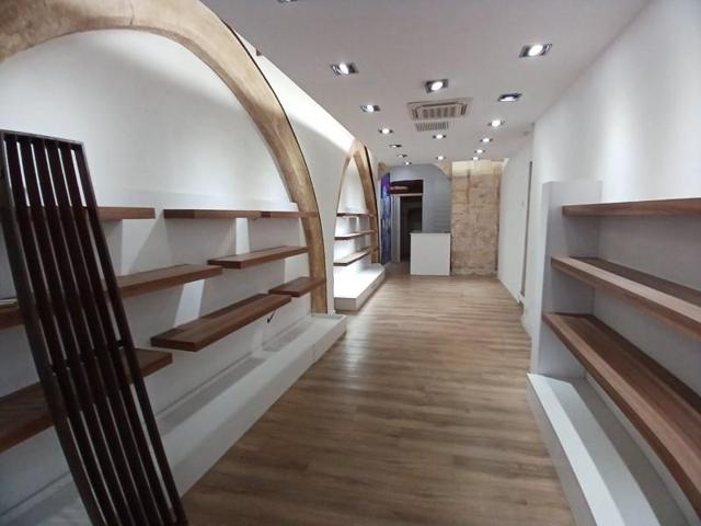 Local comercial en alquiler en Vilafranca del Penedès photo 0