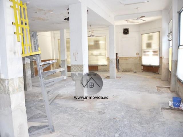 Local comercial en alquiler en Xàtiva photo 0