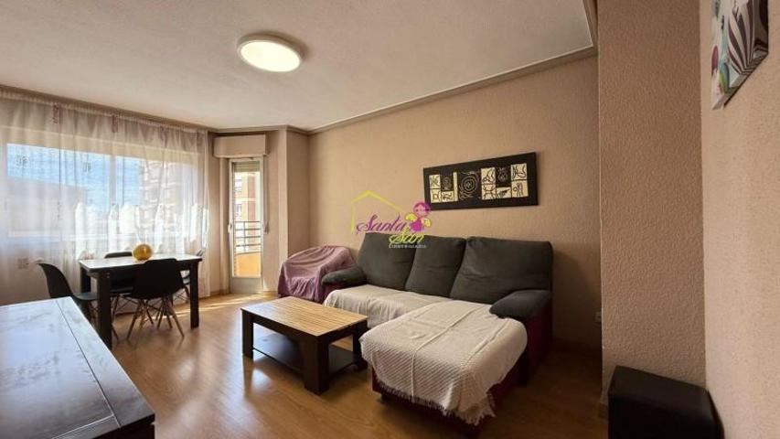 Piso en alquiler en Salamanca, Salesas photo 0