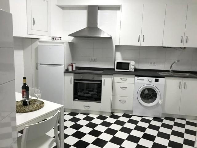 Piso en alquiler en A Coruña, Ronda de Outeiro-Los Mallos photo 0