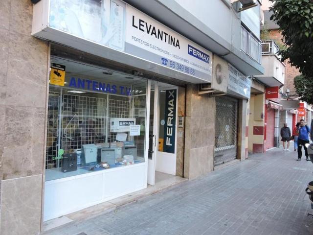 Local comercial en alquiler en Valencia, Benicalap photo 0