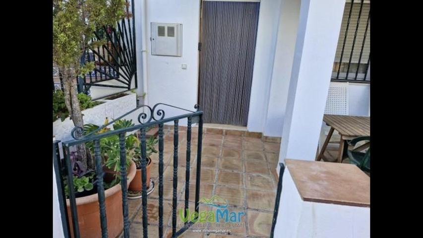 Duplex en alquiler en La Herradura, Plaza de la Indepedencia, 18690 photo 0