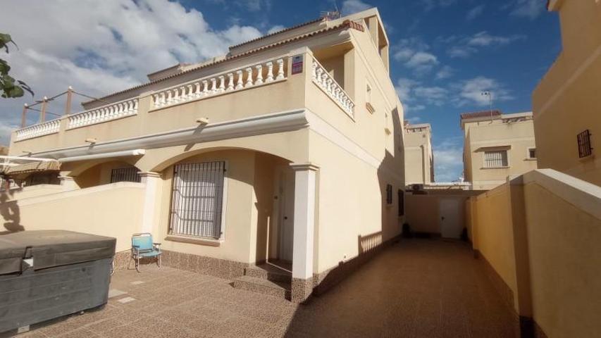 Adosada en alquiler en Pilar de la Horadada, El Mojón photo 0