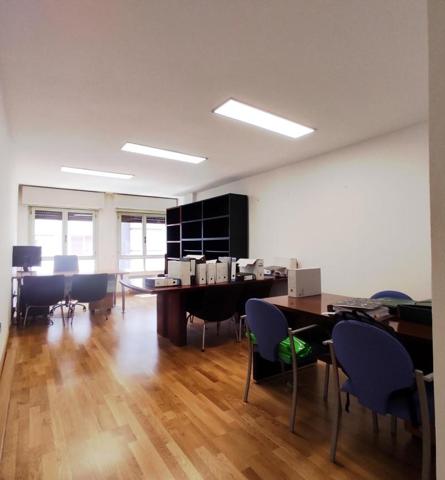 Piso en alquiler en Oviedo, Centro photo 0