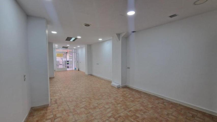 Local comercial en alquiler en Granada, Arabial photo 0