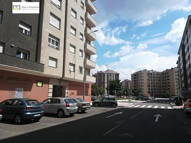 Local comercial en alquiler en León, La Torre photo 0