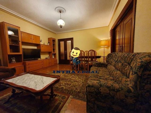 Piso en alquiler en Salamanca, Carmelitas-Oeste photo 0