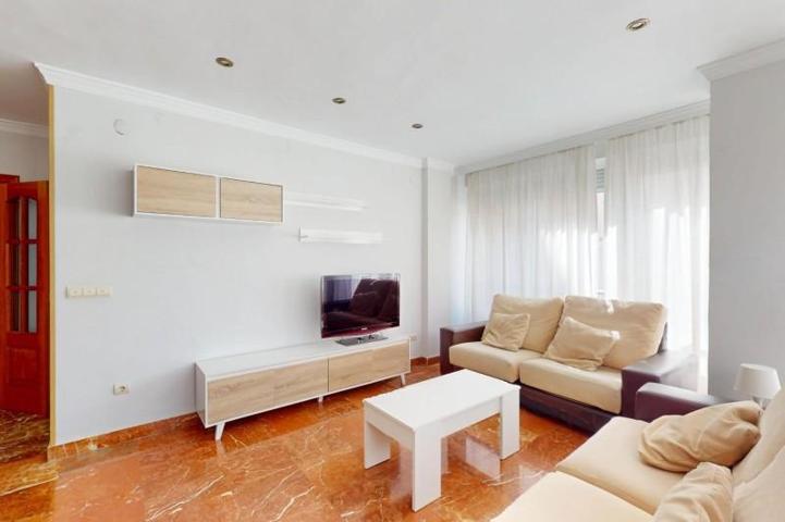 Piso en alquiler en Granada, Camino de ronda photo 0