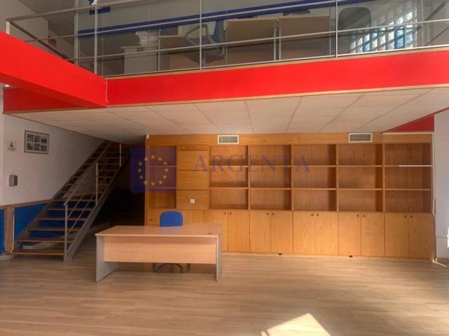 Local comercial en alquiler en Cáceres photo 0