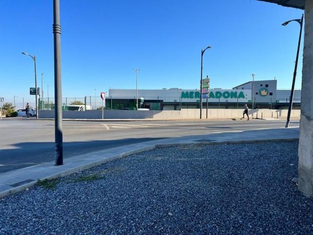 Local comercial en alquiler en Otura, Mercadona photo 0