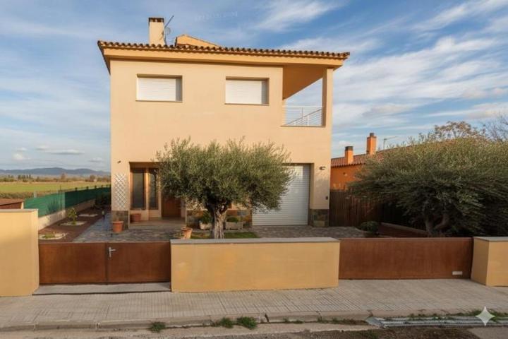 Casa en alquiler en Far d'Empordà, Alt Empordà-Fortià photo 0