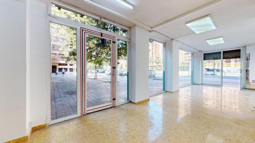 Local comercial en alquiler en Valencia, Ciutat Universitaria - Universidades photo 0
