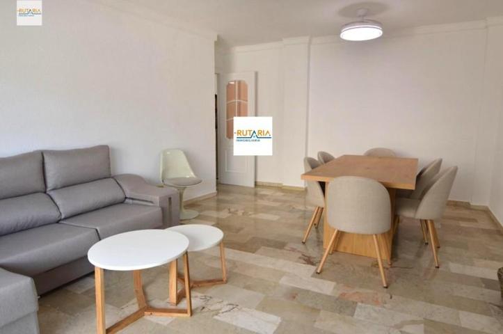 Piso en alquiler en Granada, Pajaritos photo 0