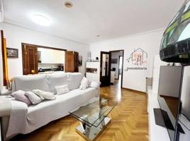 Piso en alquiler en Salamanca, Centro - Rua photo 0