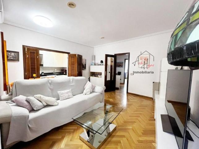 Piso en alquiler en Salamanca, Centro - Rua photo 0