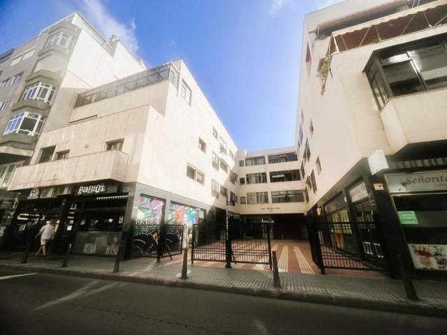 Piso en alquiler en Las Palmas de Gran Canaria, Santa Catalina photo 0