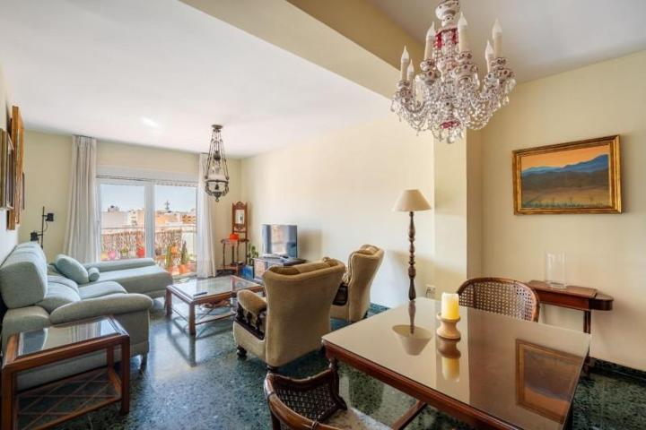 Piso en alquiler en Almería, Paseo de almeria photo 0