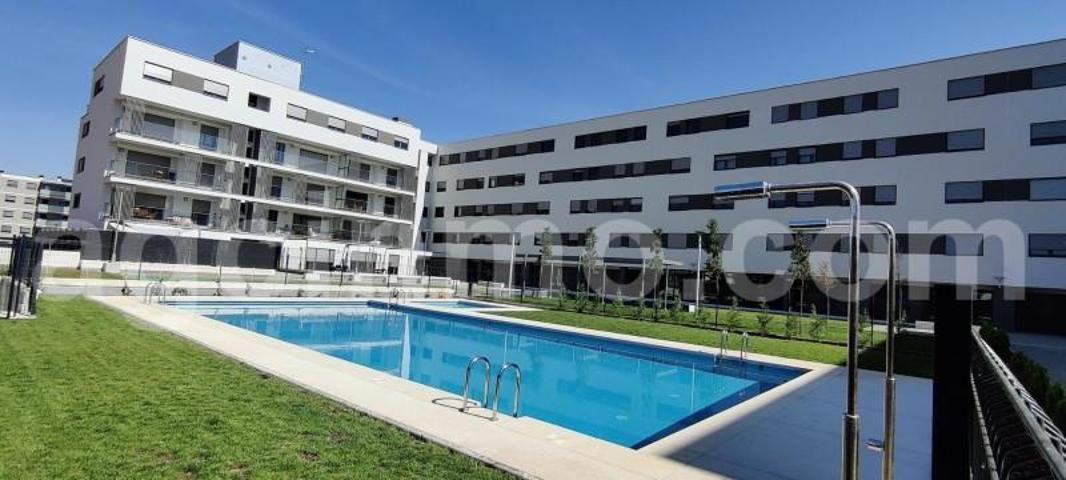 Piso en alquiler en Valladolid, El Peral photo 0