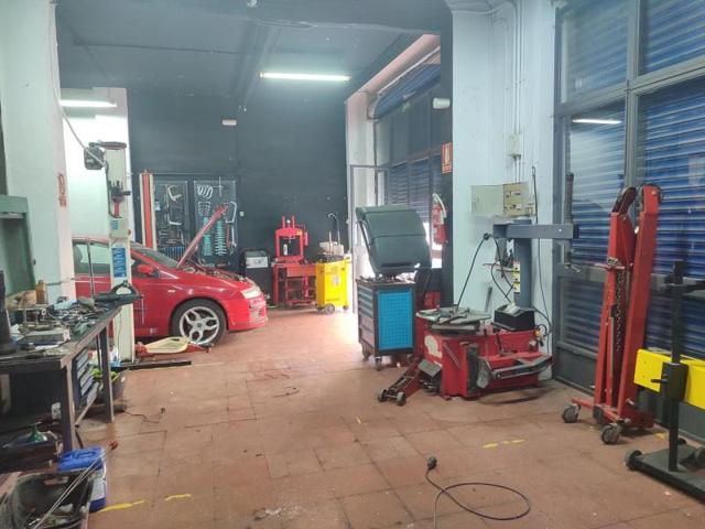 Local comercial en alquiler en Granada, La Chana photo 0