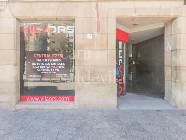 Local comercial en alquiler en Vic photo 0